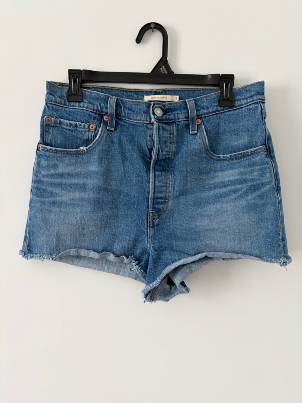 Levi’s Premium Denim Ribcage High Rise Button Fly Raw Hem Boho Jean Short 31